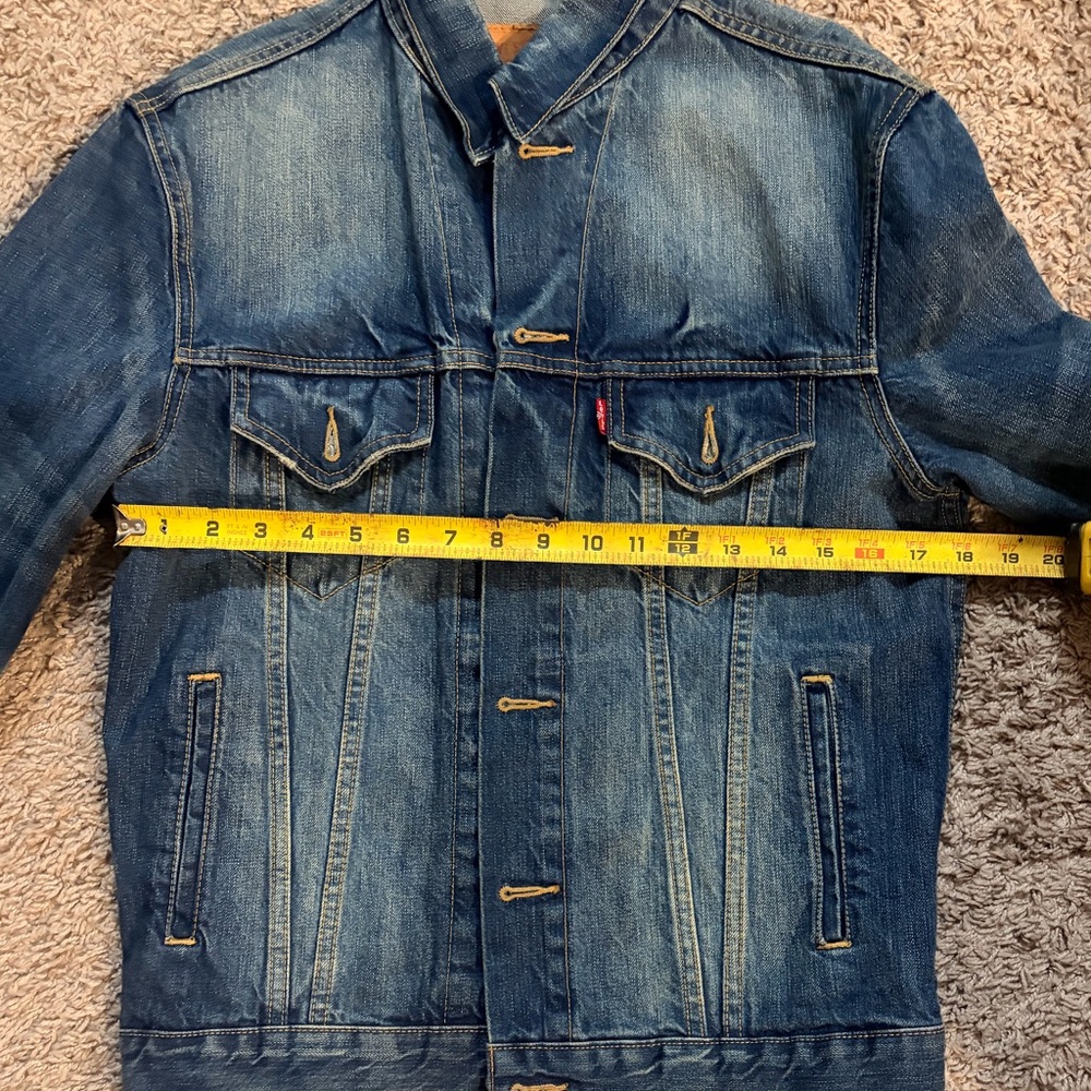 Levi’s Denim Jacket - Picture 4 of 6